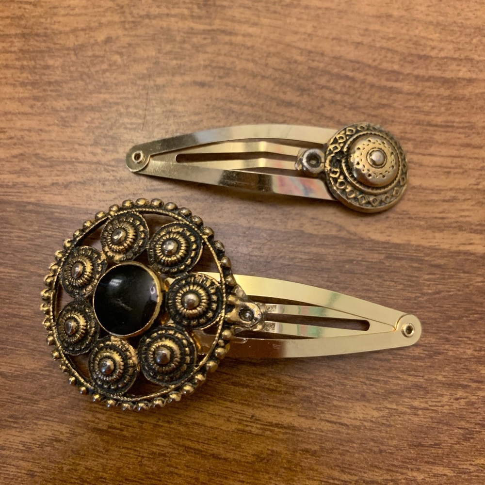 One of a kind vintage hair clips set